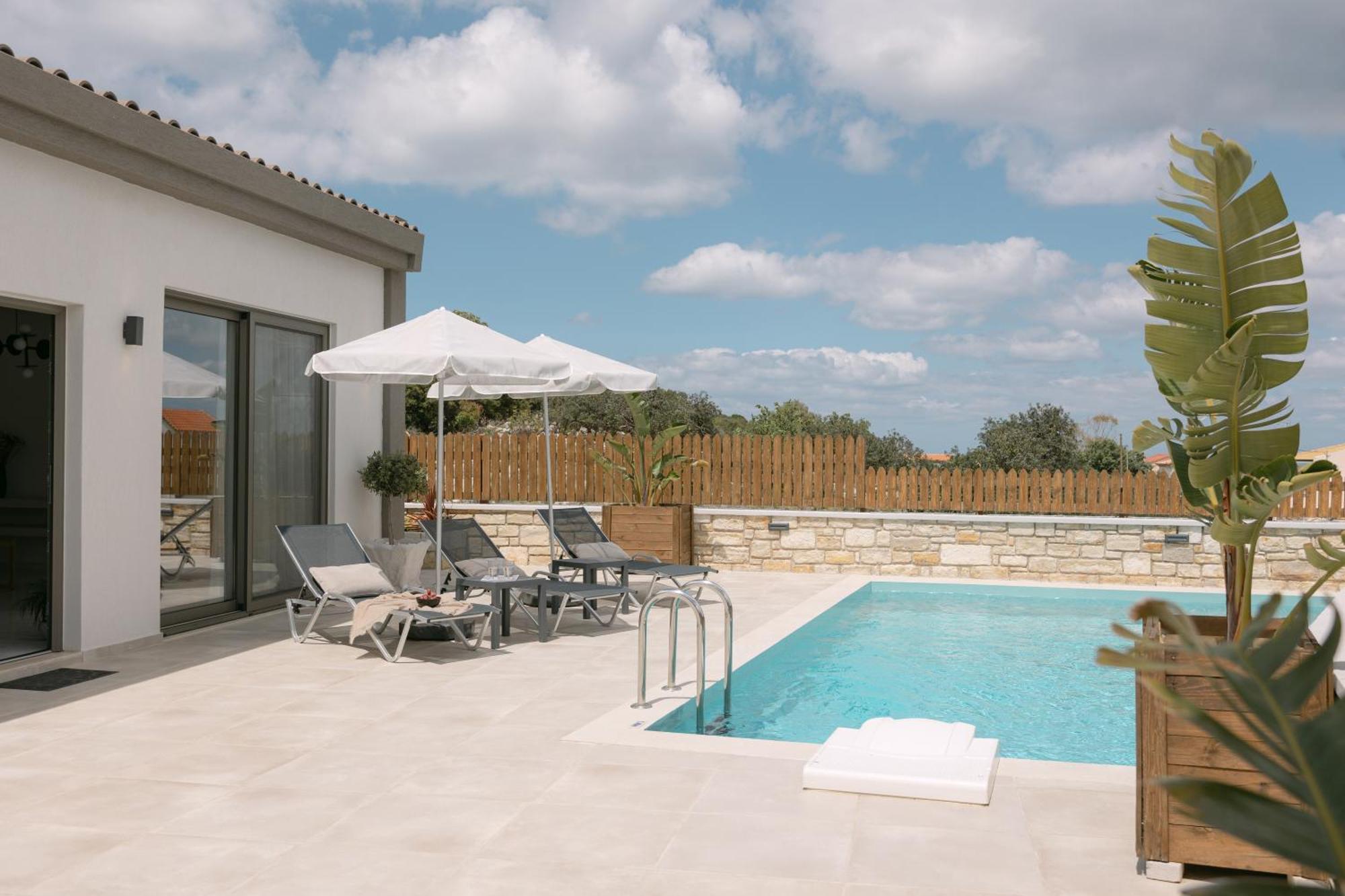 Halaro Villa Gerani  Exterior photo